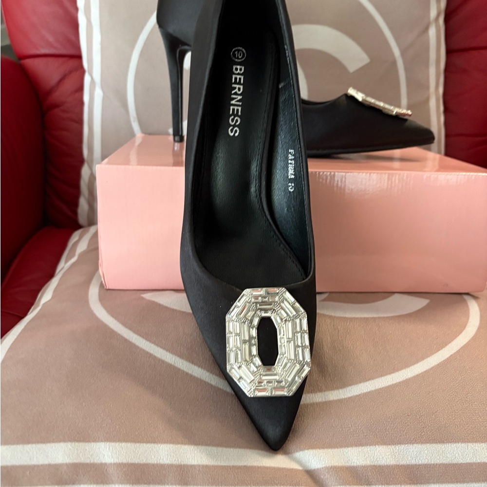BERNESS Crystal Black Heels with Silver Embellishment Pump